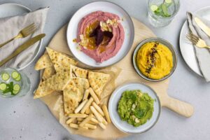 Gele curry hummus