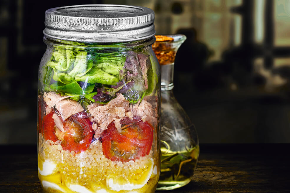 Tonijn Quinoa Salad In A Jar Met Vinaigrette