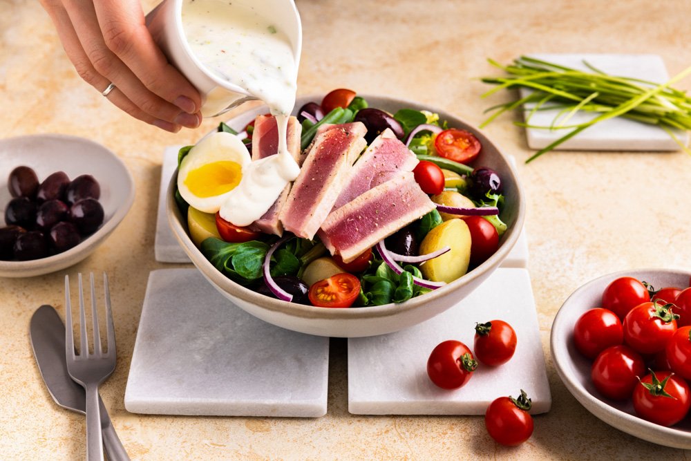 Salade niçoise met verse tonijn