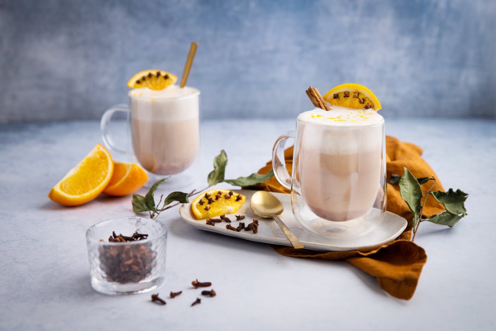 Chai Latte Met Sinaasappel En Kruidnagel