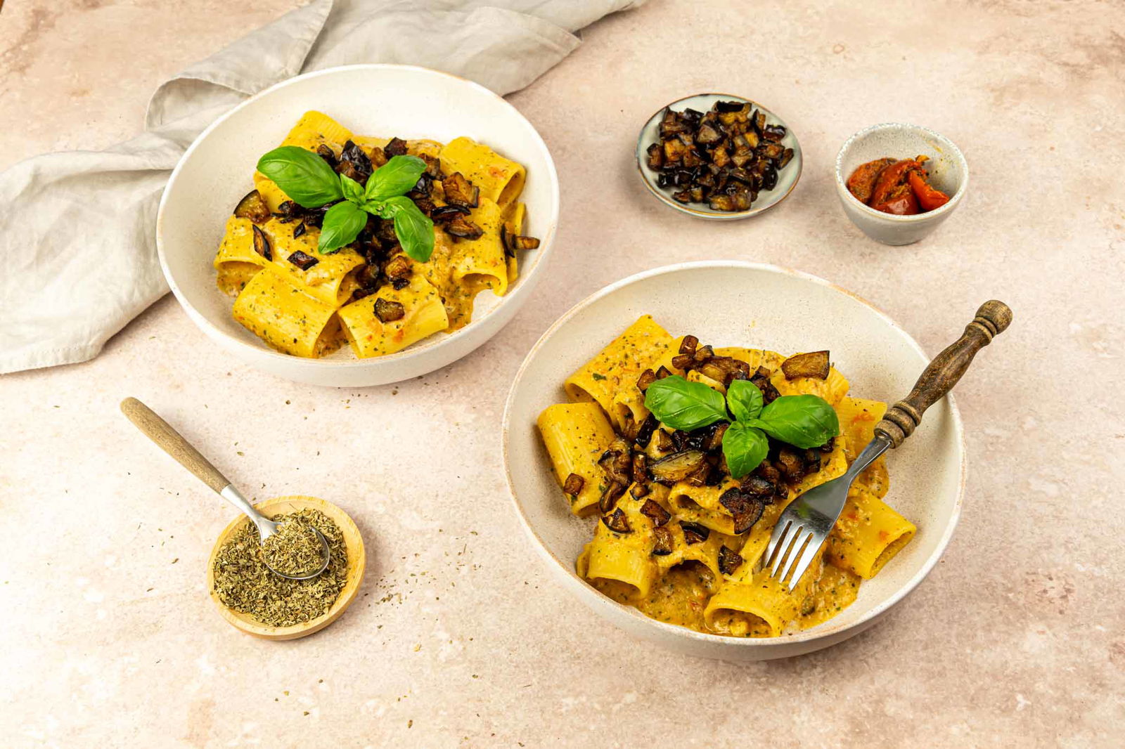 Romgie Pasta Met Aubergine En Zongedroogde Tomaat