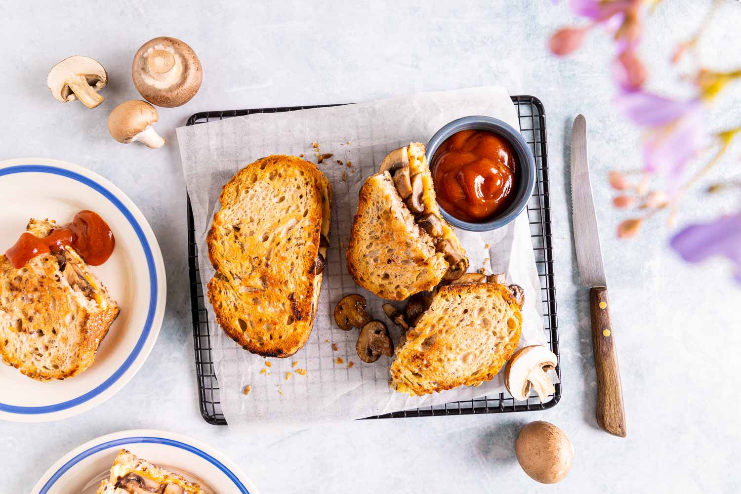 Rustieke Tosti Met Truffel Paddenstoelen