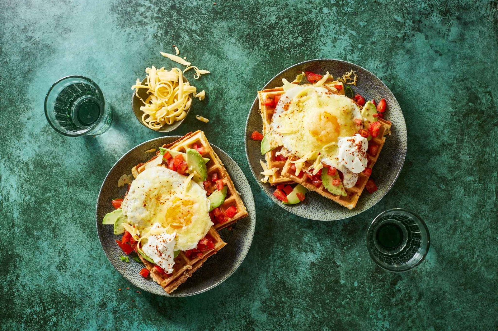 Kaaswafels Met Beemster Jong Belegen, Ei En Avocado