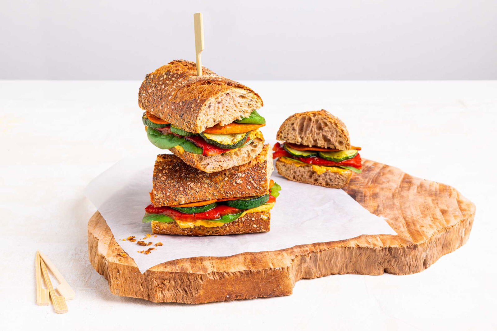 Veganistische Sandwich Met Gegrilde Groente 1